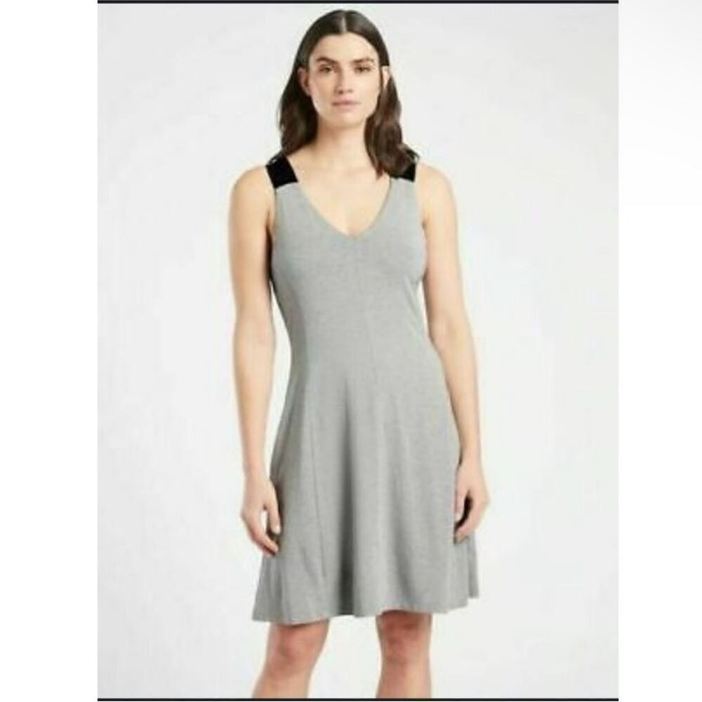 ATHLETA | Santorini Support Dress Gray & Black V-Neck Women’s Size Small